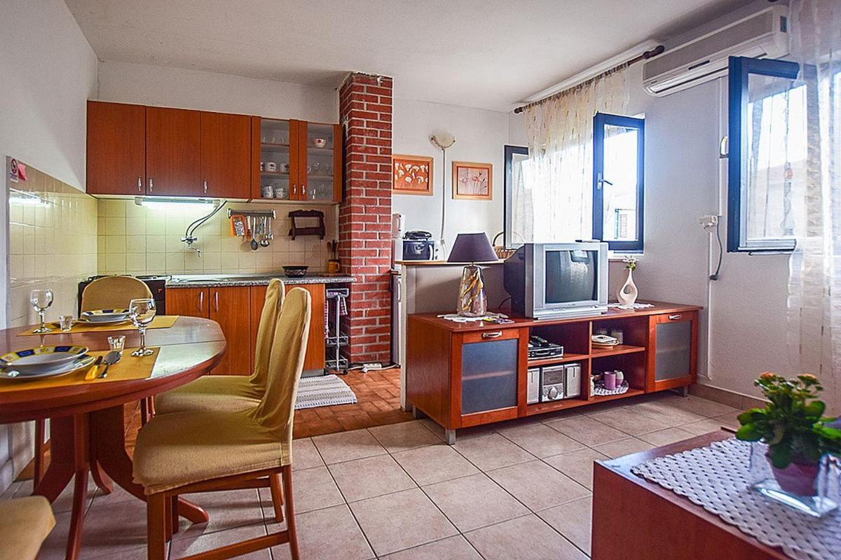 Apartments Derado Supetar Dış mekan fotoğraf