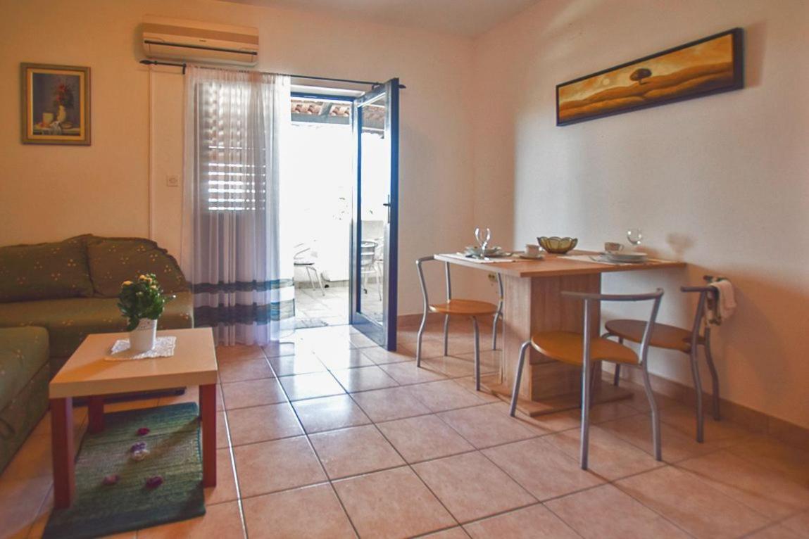 Apartments Derado Supetar Dış mekan fotoğraf