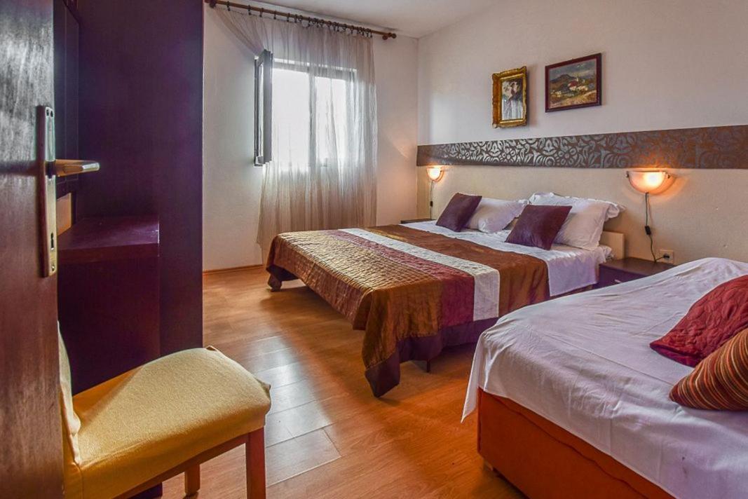 Apartments Derado Supetar Dış mekan fotoğraf