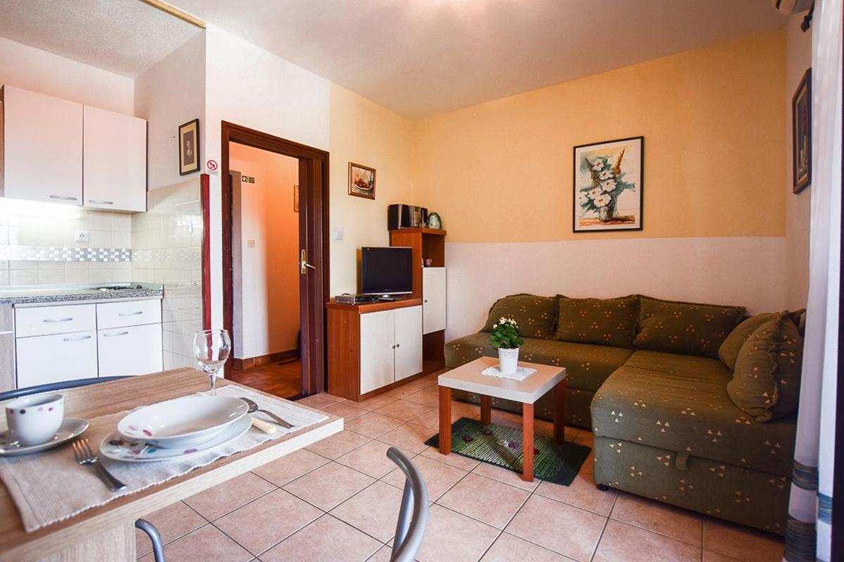 Apartments Derado Supetar Dış mekan fotoğraf